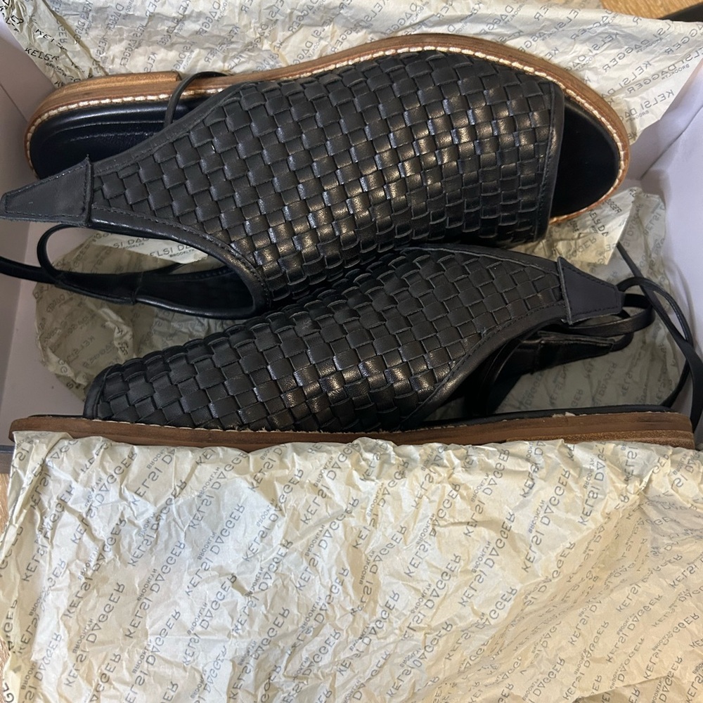 Kelsi Dagger Black Woven Sandals in box size 7